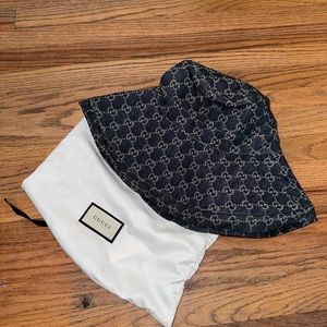 Like new- Gucci oversized bucket hat
